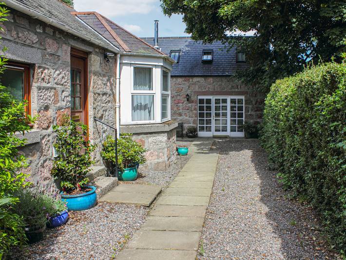 Log cabin for 2 people, with garden in Cairngorms National Park