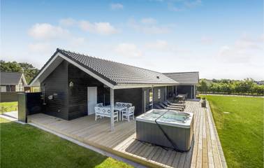 Ferienhaus für 12 Personen, mit Garten und Terrasse in Himmerland
