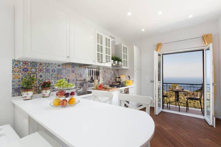 Casa vacanza per 8 persone, con giardino e piscina nonché panorama - 1
