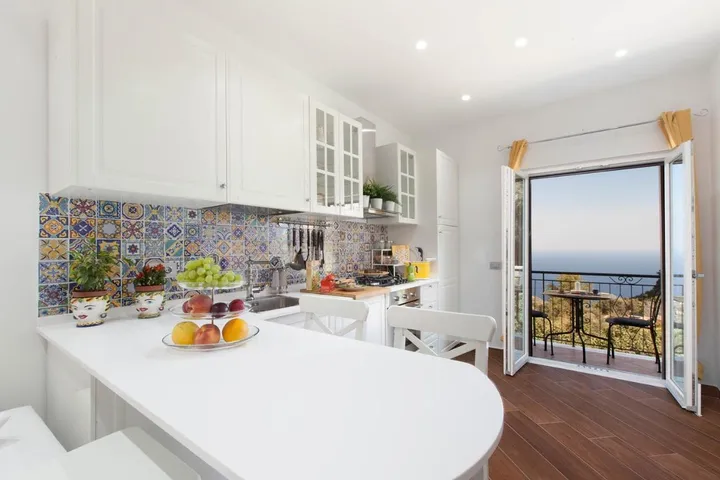 Casa vacanza per 8 persone, con panorama e giardino nonché piscina - 1