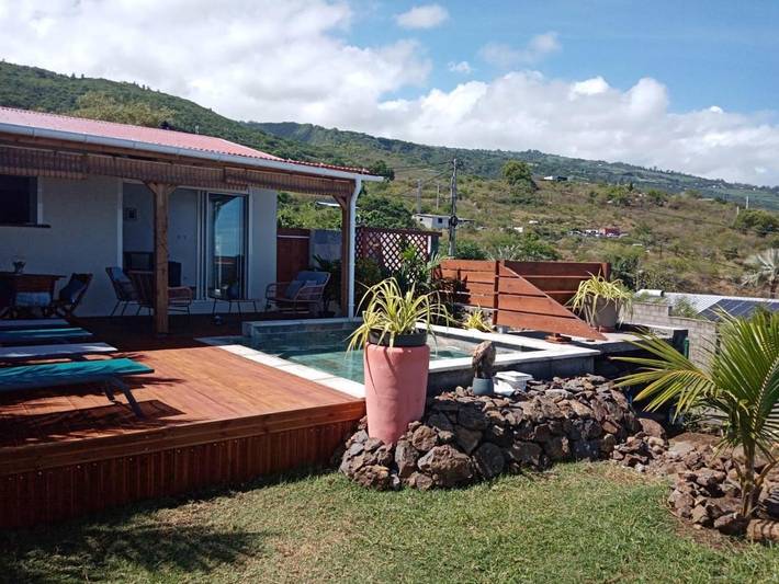 Maison de vacances pour 4 personnes, avec piscine et terrasse ainsi que vue et jardin