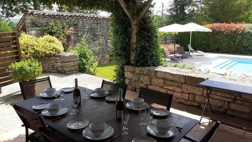 Location de vacances pour 6 personnes, avec jardin ainsi que piscine et vue à Saint-Antonin-Noble-Val - 3