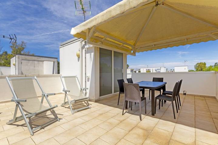 Apartamento entero, Apartamento de vacaciones para 4 personas con jardín in Torre Dell'orso, Melendugno