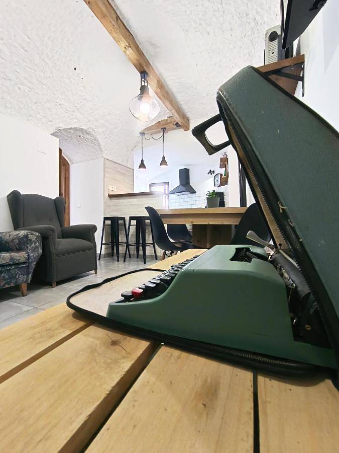 Apartamento para 8 personas, con Balcón y Terraza además de Jardín y Vistas en Guadix