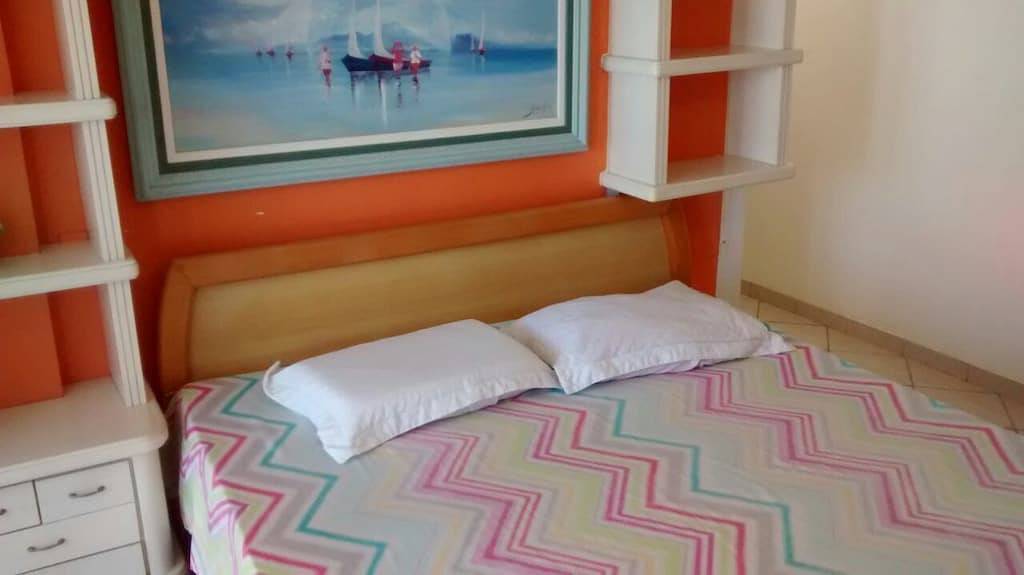 Ed O Mar Prata 03 Bedrooms Beachfront Guarapari with 2 parking spaces in Guarapari, Região Metropolitana da Grande Vitória