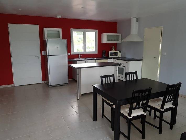 Gîte pour 6 personnes, avec piscine et jardin à Tourouzelle - 3