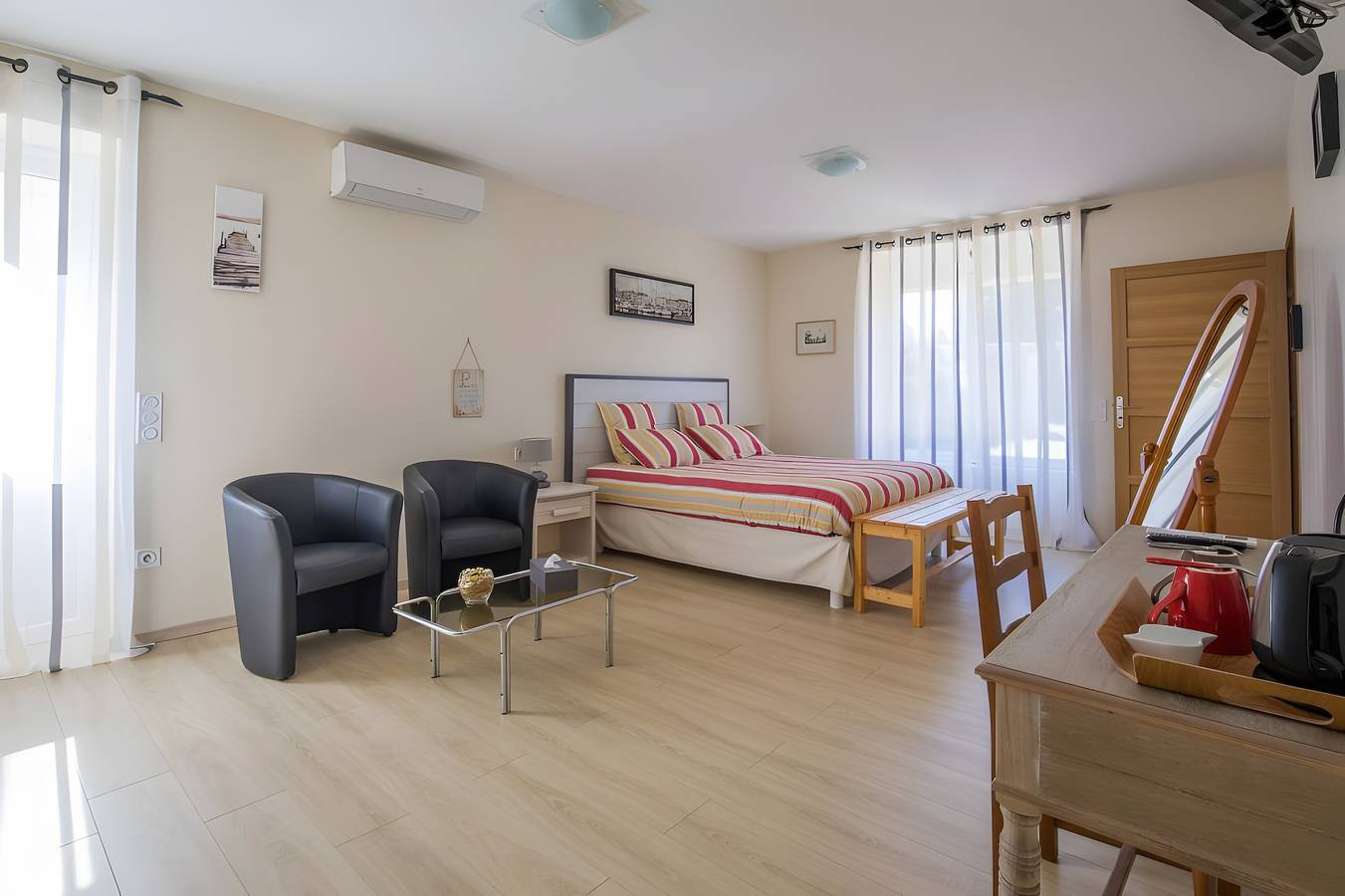 Chambre d’hôtes - La Rochelle in Virson, Région de Rochefort