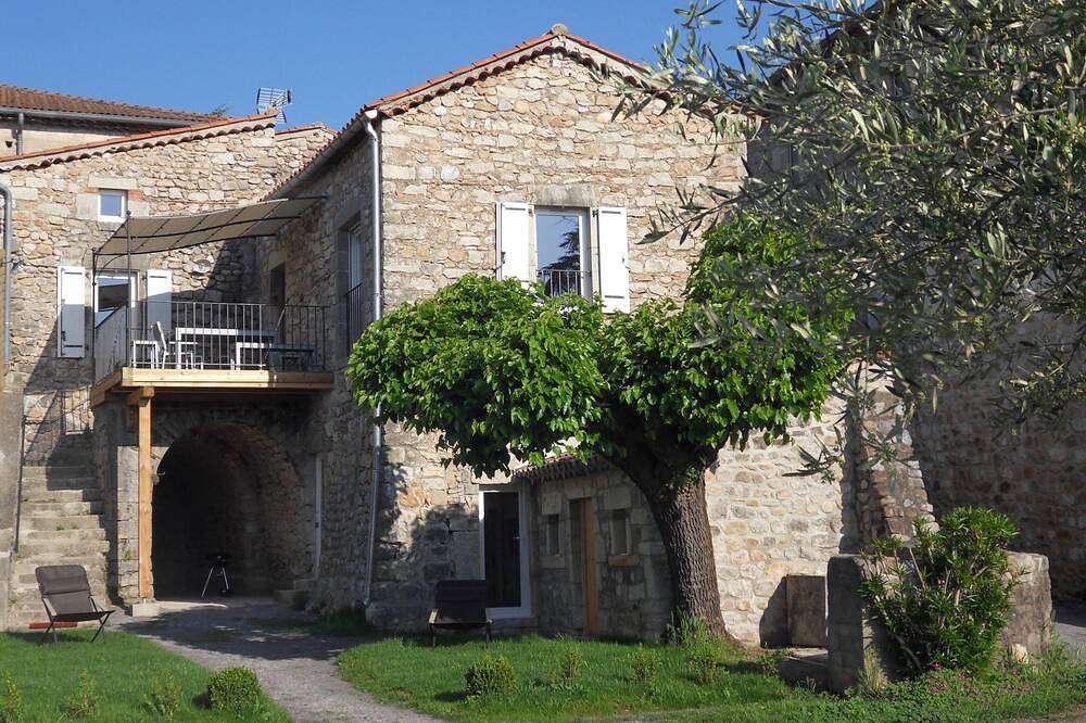 Location De Maison A Casteljau in Berrias-et-Casteljau, Parc national des Cévennes