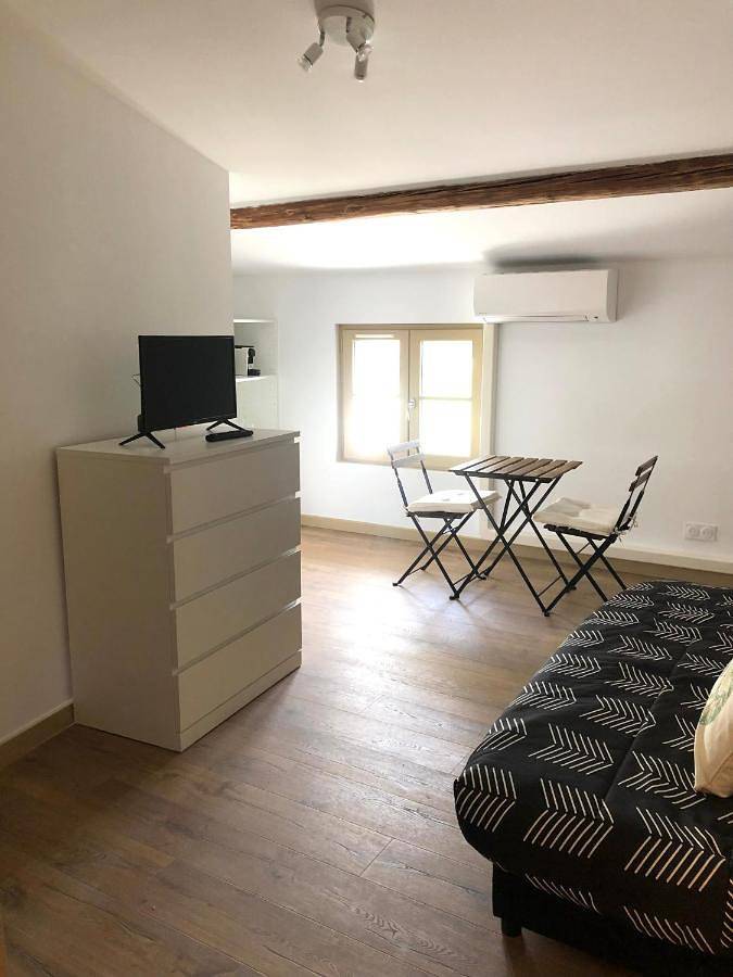 Appartement entier, Logement neuf, tout confort, au coeur du village in Saint-Didier, Parc naturel régional du Mont-Ventoux