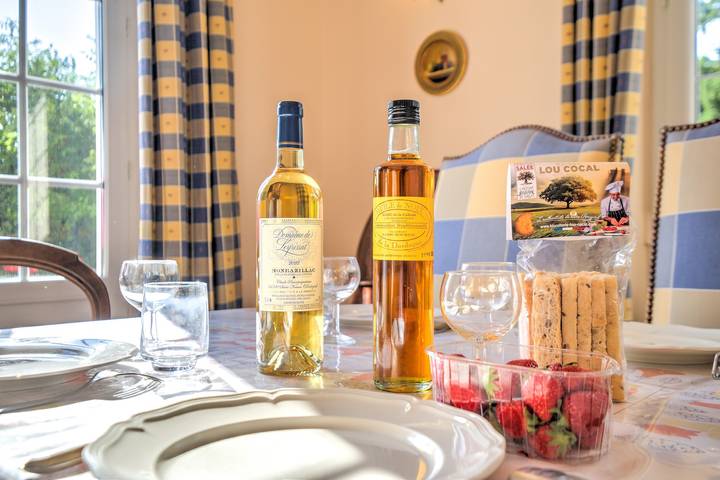 Casa 'Le Puy Bellevue' con piscina privada, terraza privada y Wi-Fi in Ribérac, Périgord Vert