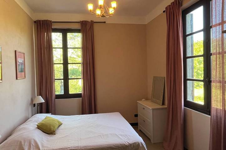 Beautiful villa with private pool in large garden in one of the borghi più belli in Mombaldone, Provincia d'Asti