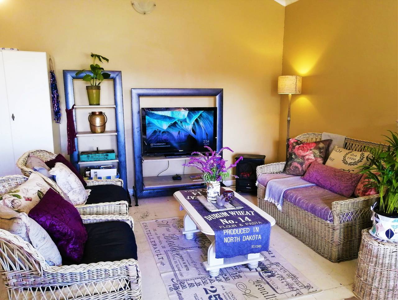 Entire apartment, Lilacs Cottage near the sea in Bloubergstrand, Cape Town