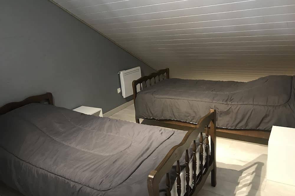 Gîte la ferme de Palhères Oubliez vos soucis dans ce logement spacieux et serein in Rocles (Languedoc-Roussillon), Région de Mende