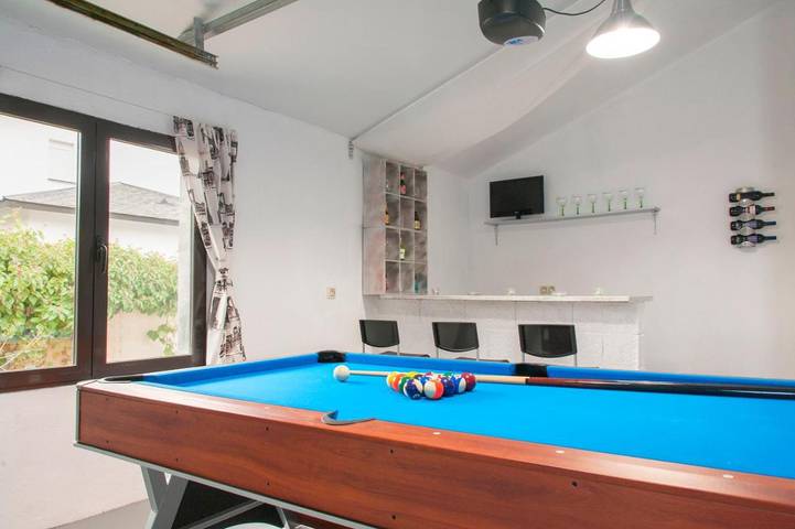 Casa rural para 17 personas, con Terraza y Jardín además de Piscina y Vistas en El Espinar - 3