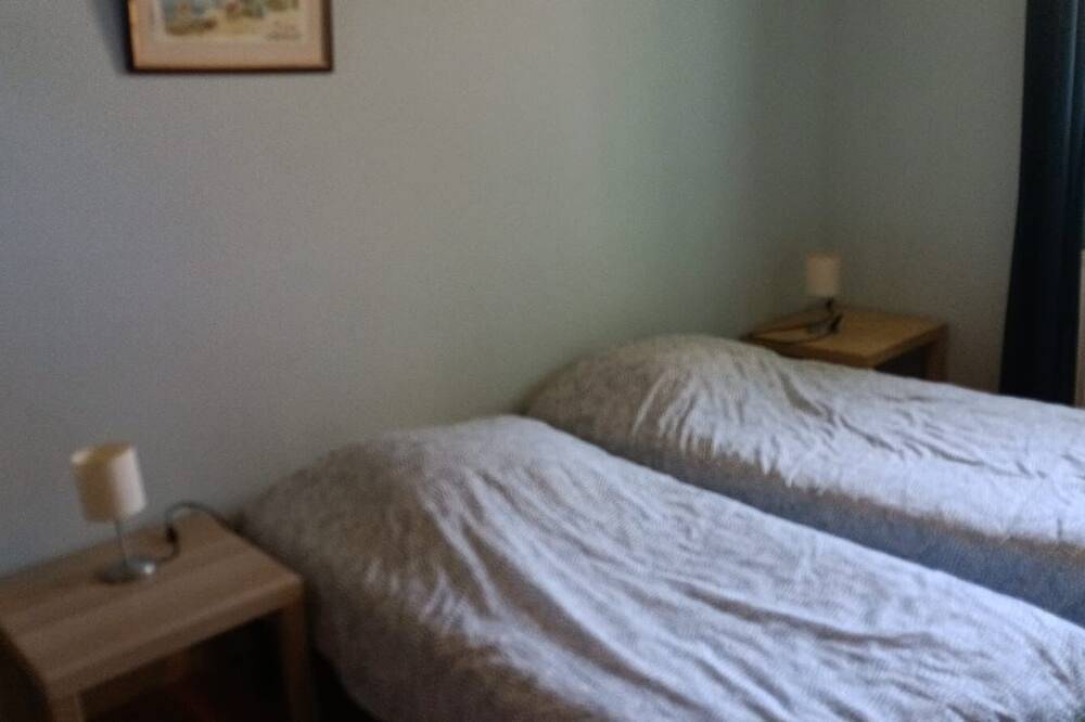 Grande longère, nord Angers, 13 chambres avec piscine, à 2 pas des Briottières in Champigné, Région de Segré