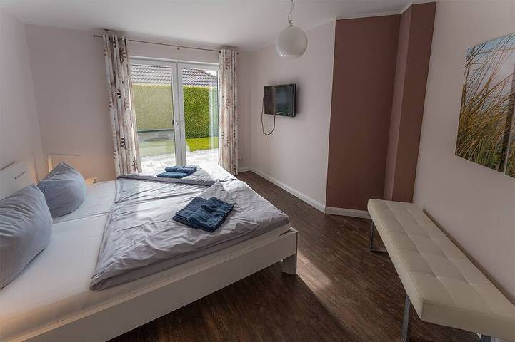 Ferienhaus für 6 Personen, mit Pool und Balkon sowie Garten am Jadebusen - 4