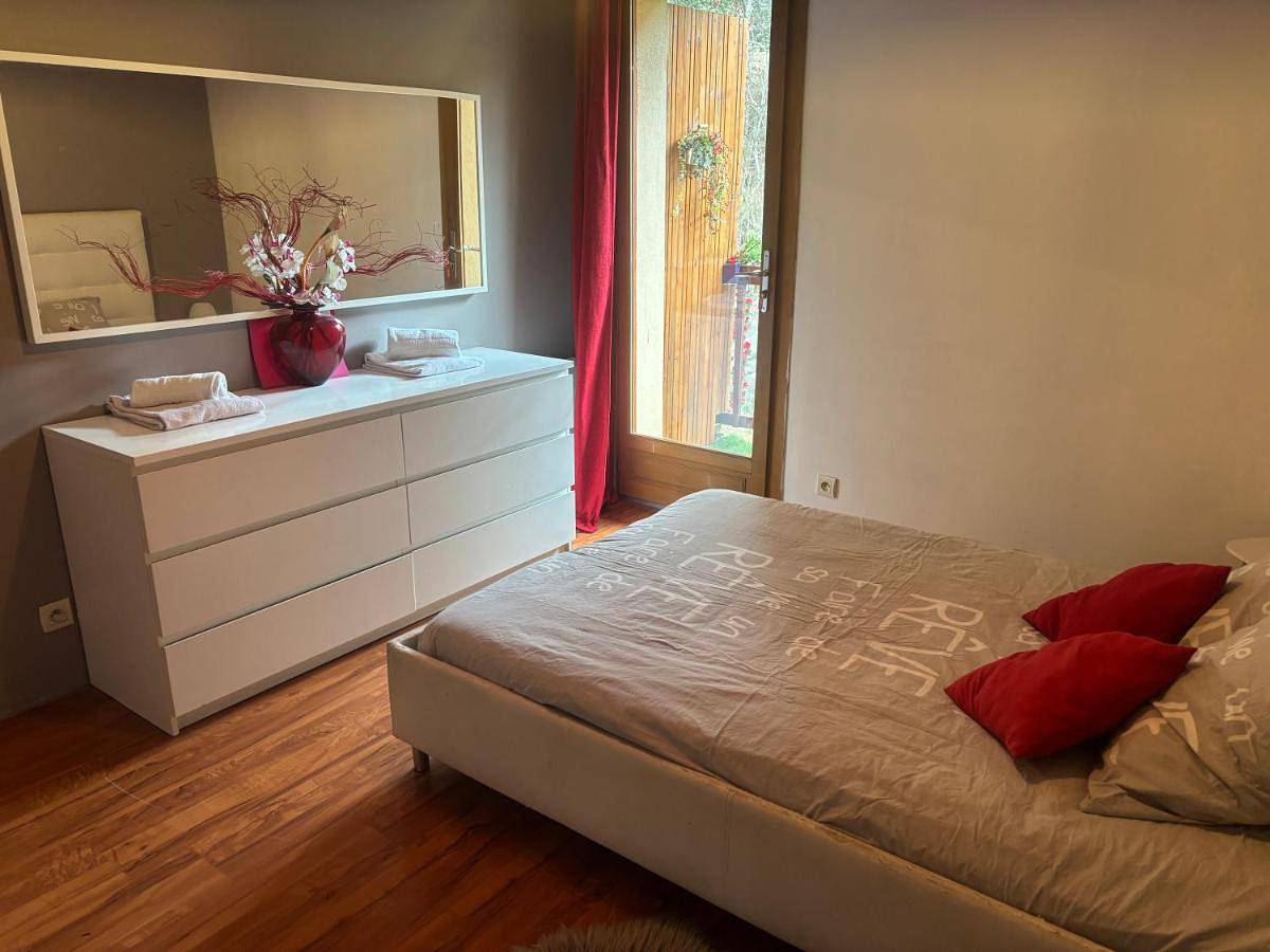Chambre Serres Ponçon in Savines-le-Lac, Parc national des Écrins