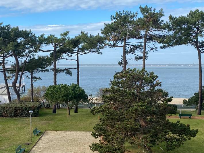 Location de vacances pour 6 personnes, avec terrasse dans Plage du Moulleau