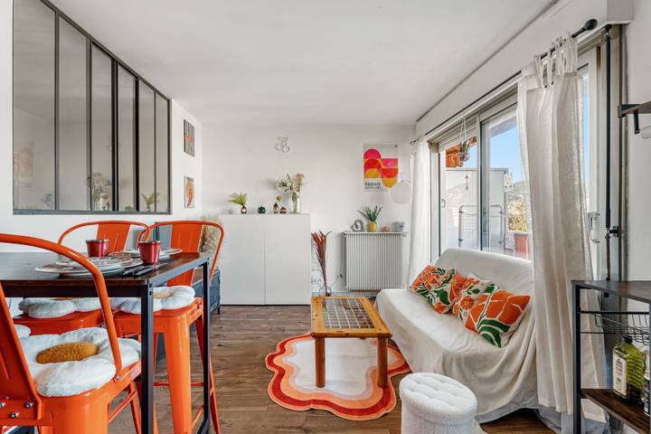 Appartement de vacances pour 2 personnes, avec balcon et piscine, adapté aux familles à Vallauris