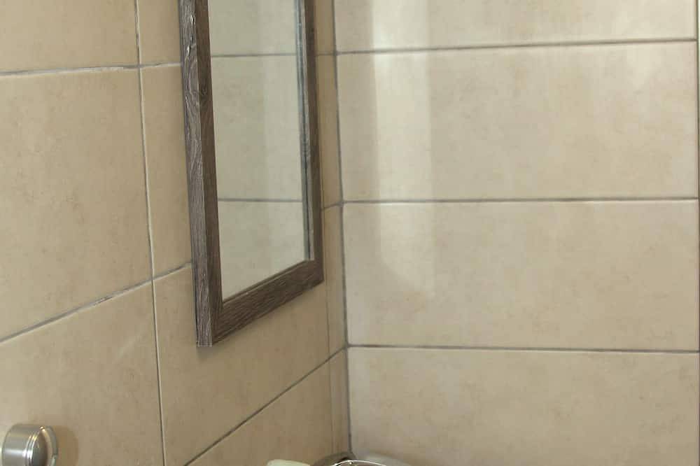 Ganze Wohnung, Zu Fuß zu den Geschäften und dem Meer entfernt. Schlaf in Tas-Sliema, Insel Malta