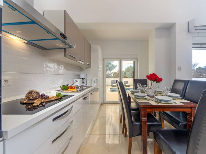 Villa pour 6 personnes, avec terrasse et jardin à Šibenik - 4