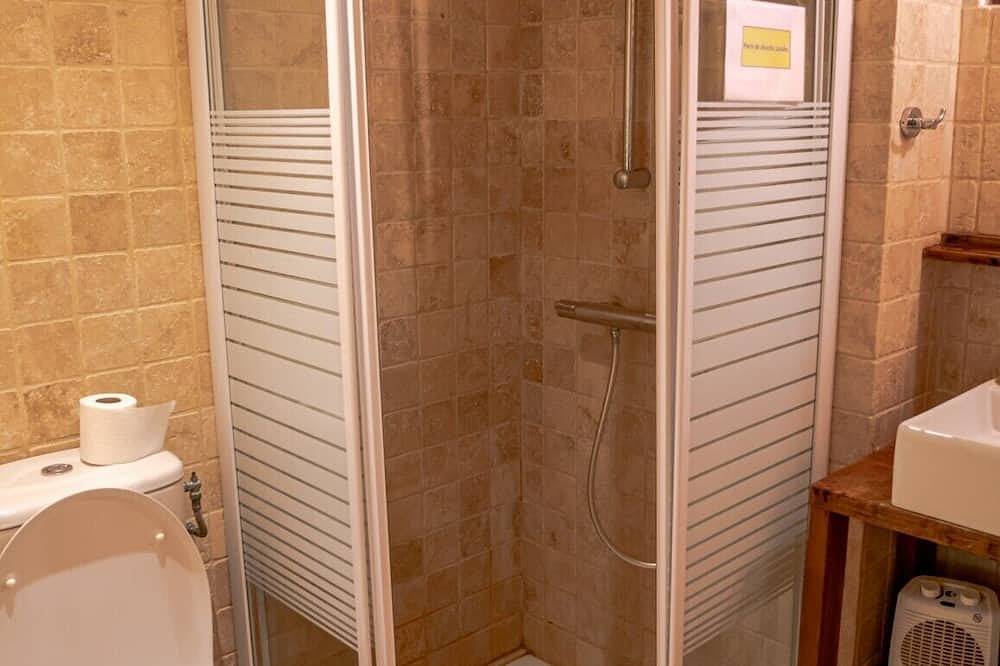 Appartement entier, 2 bedroom apartment in chabottes in Forest-Saint-Julien, Parc national des Écrins