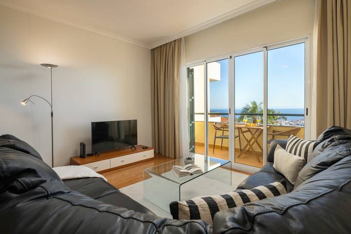 Gîte pour 4 personnes, avec balcon, adapté aux familles à Câmara de Lobos - 2