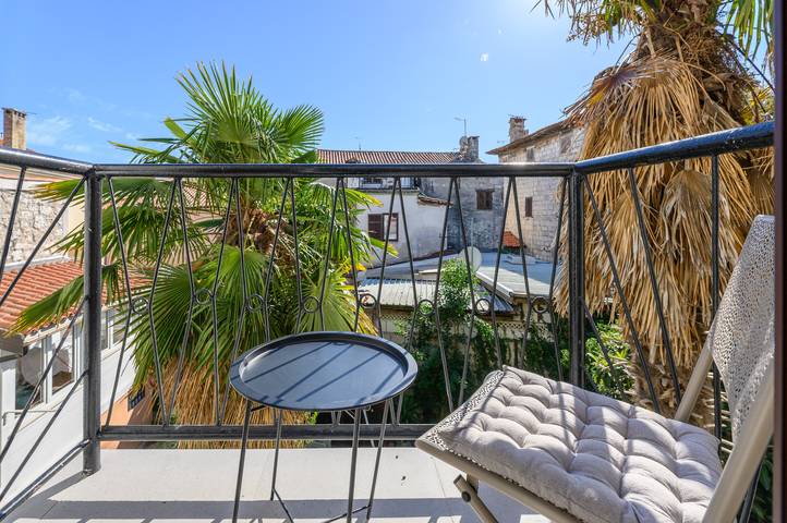 Ferienwohnung mit Meerblick für 4 Personen, mit Balkon in Poreč