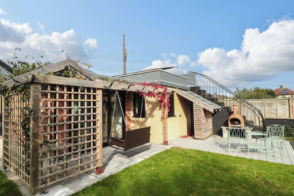 Minime, pet friendly, with a garden in Weston-Super-Mare in Weston-Super-Mare, North Somerset