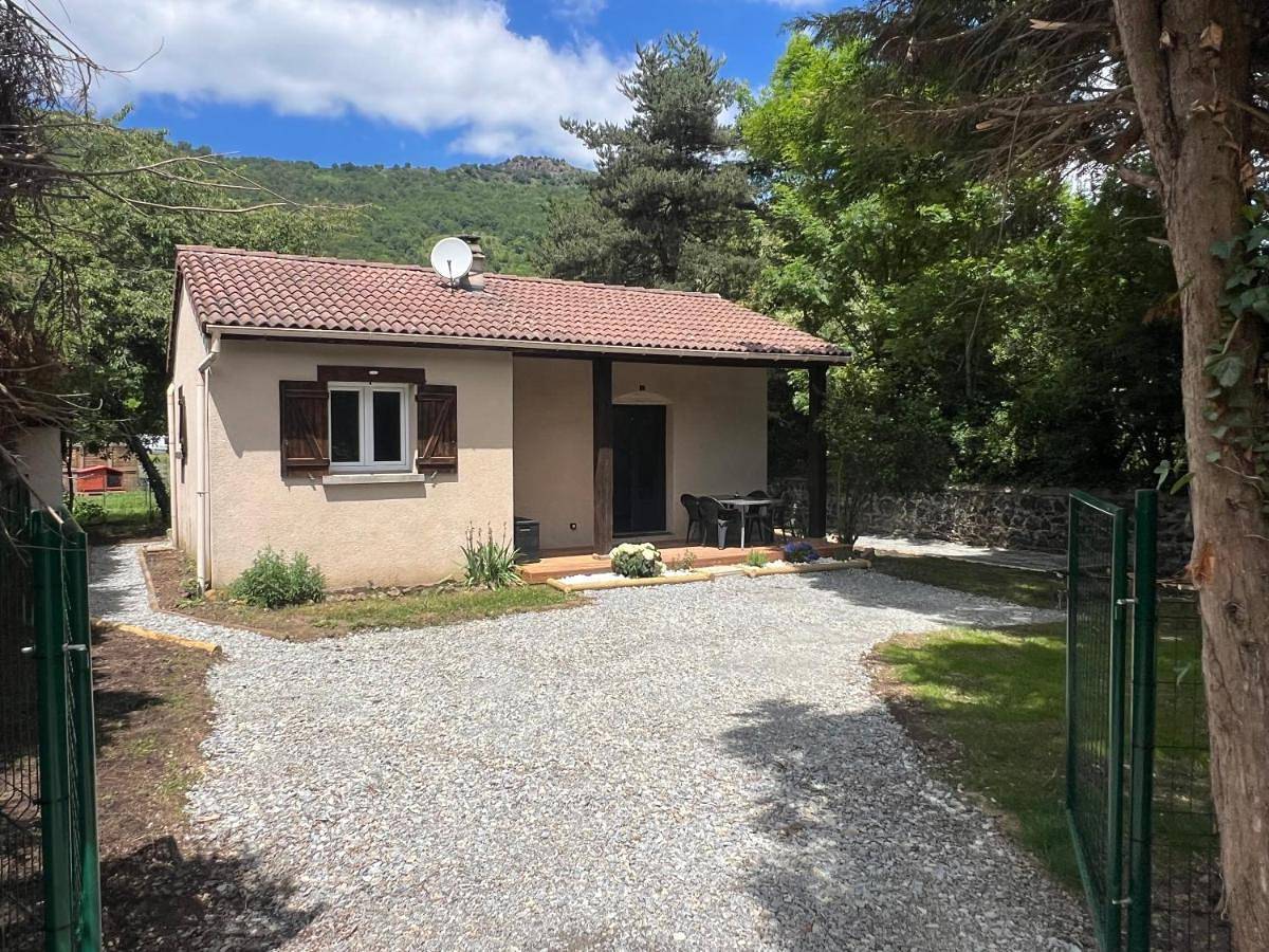 Two-Bedroom House in Saurier, Parc naturel régional des Volcans d'Auvergne