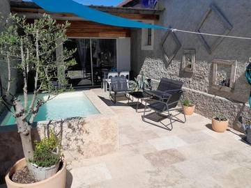Gîte pour 4 personnes, avec piscine et terrasse à Plan-d'Orgon