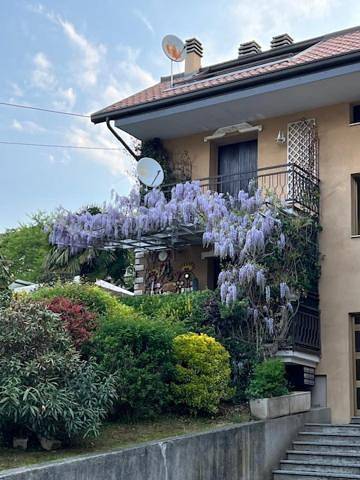 Gîte pour 4 personnes, avec vue et balcon à Lovere
