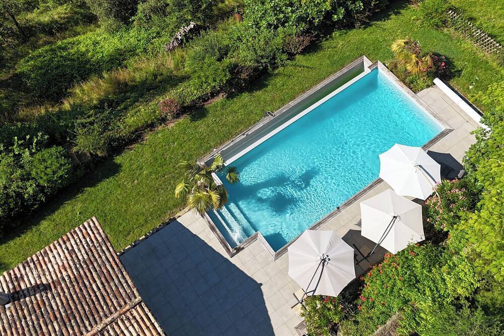 Maison Oléa - \"Élégance\" guest room overlooking the Vézère valley. in Le Bugue, Périgord Noir