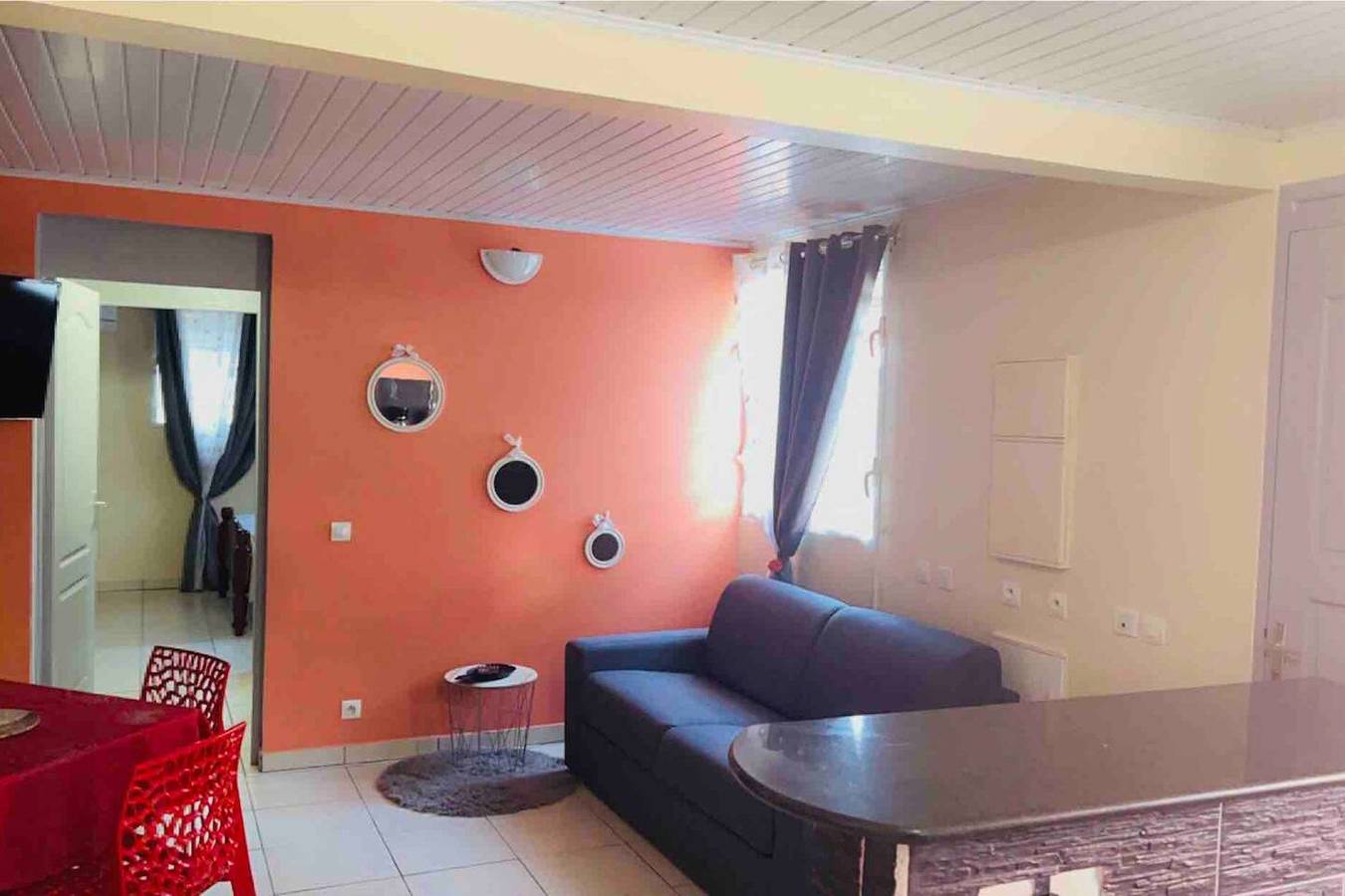Apartamento entero, Apartamento encantador en Les Abymes con piscina privada, 60m² in Les Abymes, Guadalupe