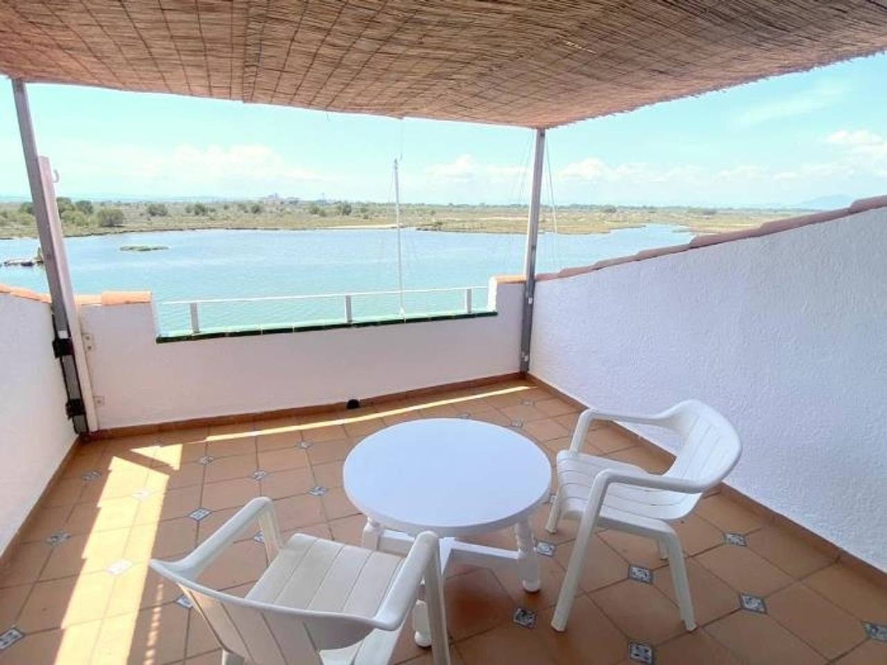 Semi-detached house 5 bedrooms in Roses, near center with terrace and canal in Santa Margarida, Roses