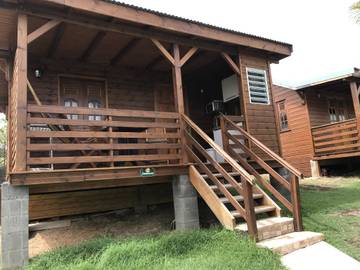 Chalet pour 2 personnes, avec terrasse ainsi que piscine et jardin en Guadeloupe