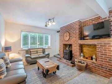 Cabin for 7 Guests in Elkesley, Nottinghamshire, Picture 1