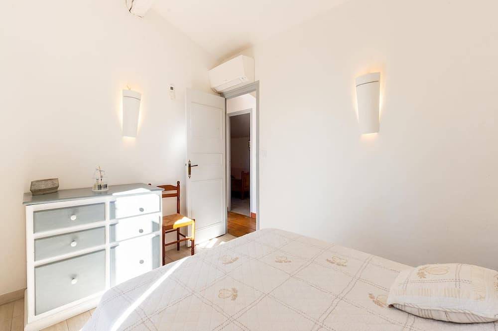Villa in Mouans-Sartoux with Pool & Beach in Mouans-Sartoux, Cannes region