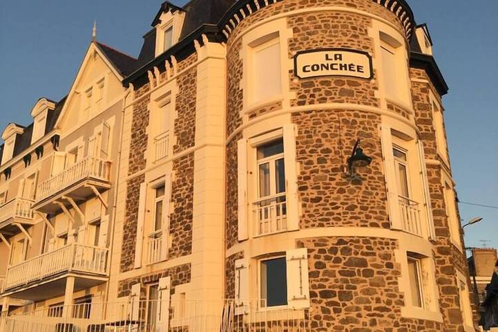 Ganze Wohnung, Ausgezeichneter Meerblick Mit Grosser Terrasse Am Strand in Paramé, Saint-Malo