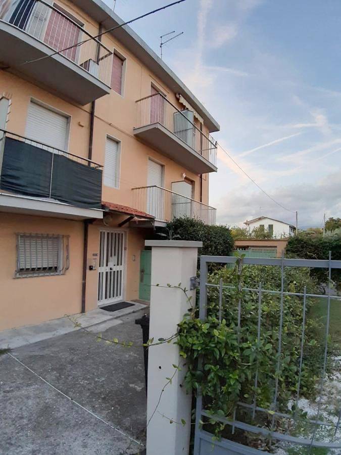 Gîte pour 4 personnes, avec terrasse et vue, animaux acceptés à Carrare - 3