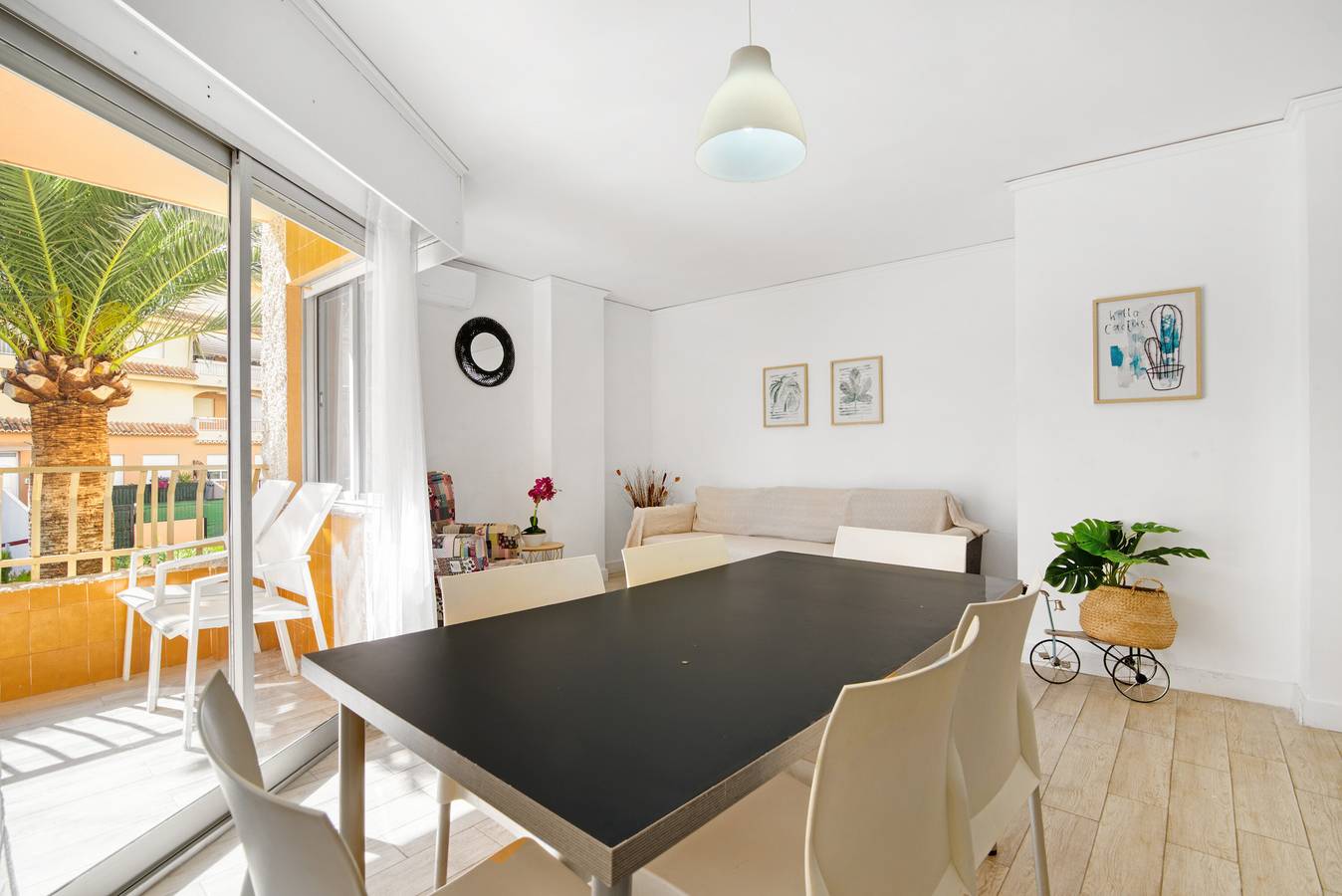 Apartamento entero, Apartamento 'Roma' con piscina compartida, Wi-Fi y aire acondicionado in Playa de Gandía, Costa de Valencia