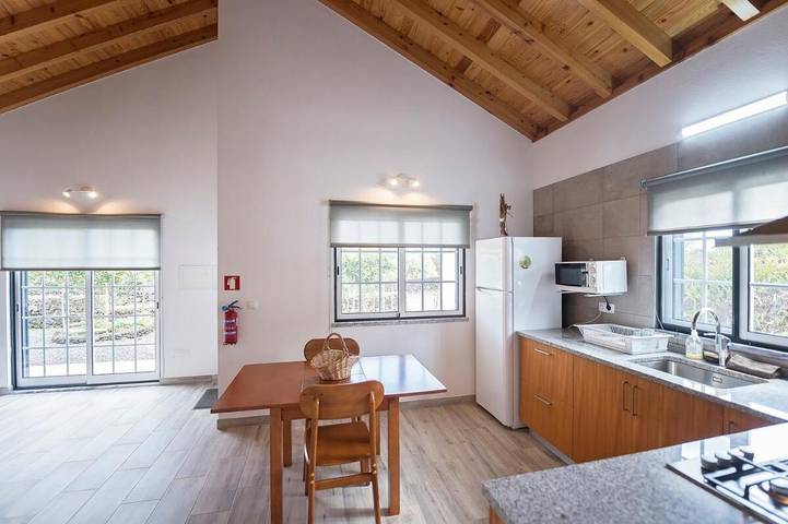 Location de vacances pour 3 personnes, avec jardin dans Capelo - 3