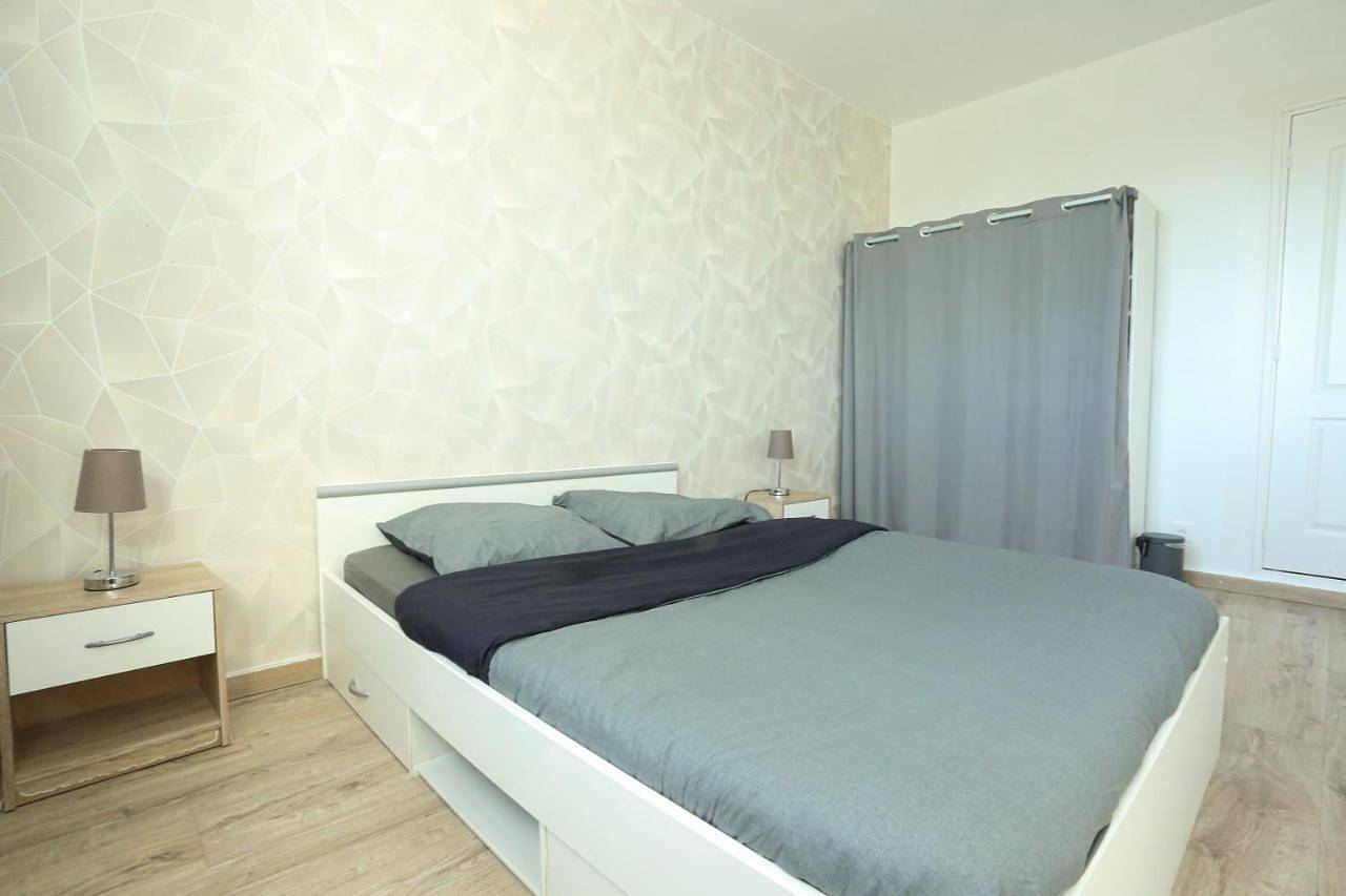 Appartement entier, Three-Bedroom Apartment in Montereau-Fault-Yonne, Seine-et-Marne