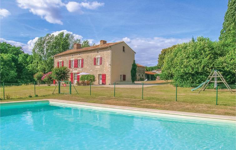Location de vacances pour 10 personnes à Coulonges-sur-l'Autize
