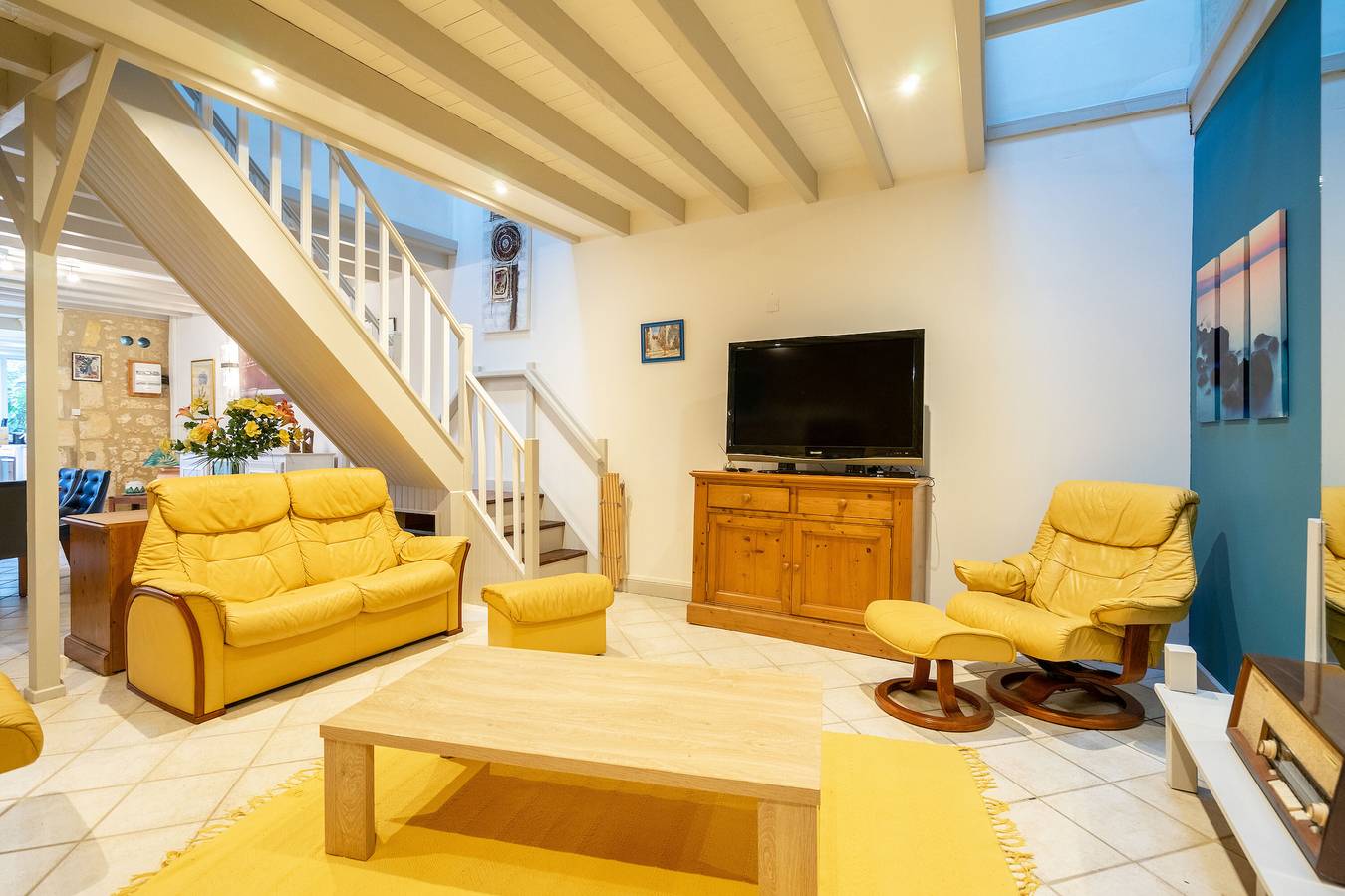 Holiday Home 'La Ferme - Gîtes De La Tournerie' with Shared Pool, Private Terrace and Wi-Fi in Gémozac, Saintes region