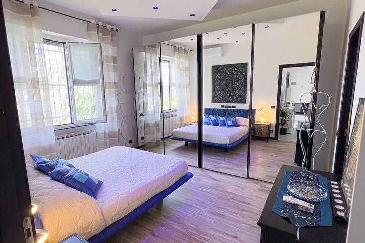 Villa La Rodina, a uso esclusivo, per 12, con piscina riscaldata (condivisa) in Diano Marina, Comune di Diano Marina