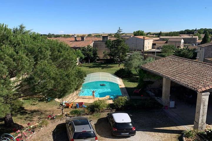 Gîte pour 5 personnes, avec jardin ainsi que terrasse et jacuzzi, animaux acceptés
