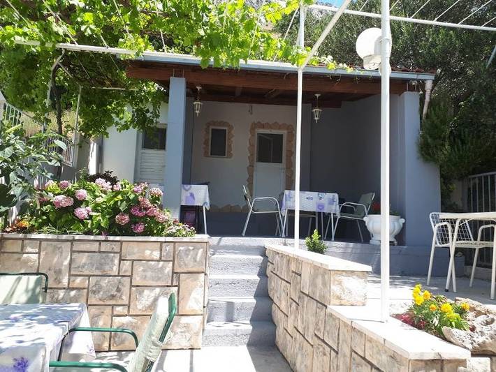 Ferienwohnung für 2 Personen, mit Terrasse in Omis - 2