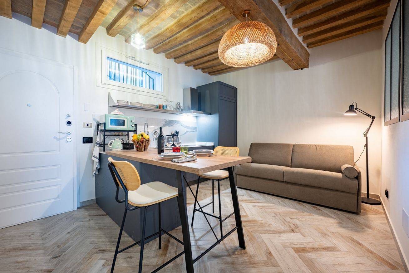 Apartamento entero, Guesthost - Stylish & Elegant Parma Apartment 5 in Oltretorrente (Parma), Parma