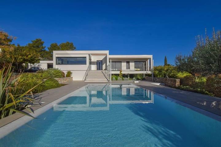 Villa pour 6 personnes, avec jardin et vue ainsi que piscine et terrasse à Flayosc